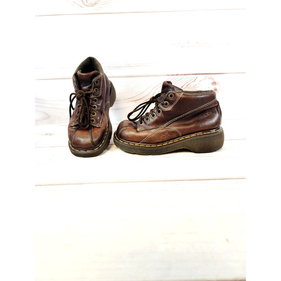 Vintage Dr. Martens 12281 Women's sz. 6 Chunky Daisy Flower Leather Boots Y2K - Picture 1 of 16